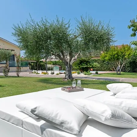 Luxury Duplex In With Private Pool - Near Rome & * Lido di Ostia