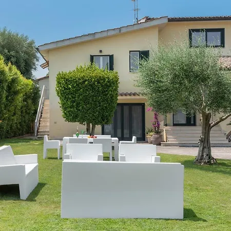Villa Luxury Duplex In With Private Pool - Near Rome & Lido di Ostia