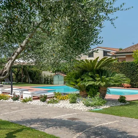 Luxury Duplex With Private Pool Near Rome &