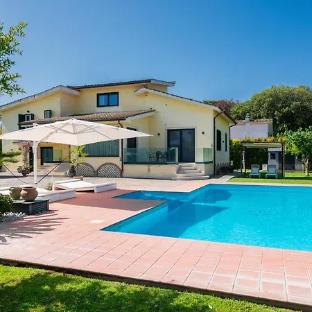 Villa Luxury Duplex In With Private Pool - Near Rome & Lido di Ostia