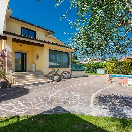 Luxury Duplex In With Private Pool - Near Rome & * Lido di Ostia