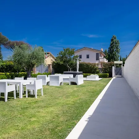 Karina - Luxury Suite, Jacuzzi Pool & Garden Rome Rom