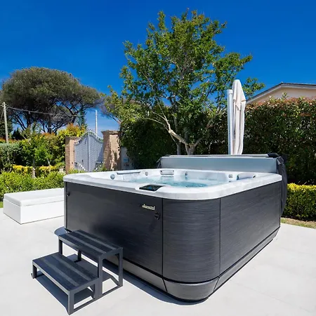 Karina - Luxury Suite, Jacuzzi Pool & Garden Rome * Rom