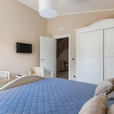 Villa Luxury Duplex In With Private Pool - Near Rome & Lido di Ostia