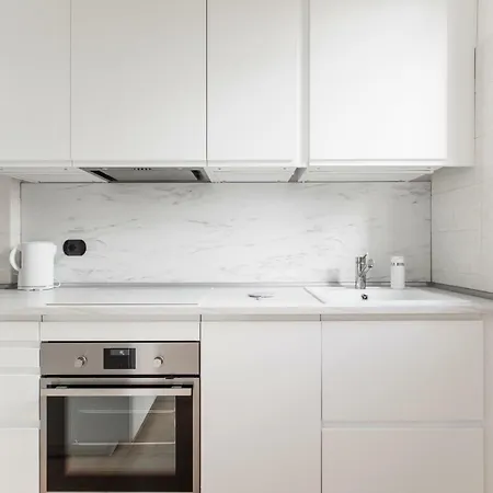 Apartment Karina - Luxury Suite, Jacuzzi Pool & Garden Rome *