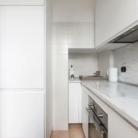 Apartment Karina - Luxury Suite, Jacuzzi Pool & Garden Rome