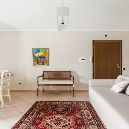 Apartment Karina - Luxury Suite, Jacuzzi Pool & Garden Rome *